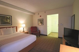 la quinta inn and suites by wyndham orlando south