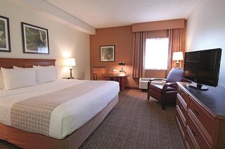 la quinta inn and suites by wyndham orlando south