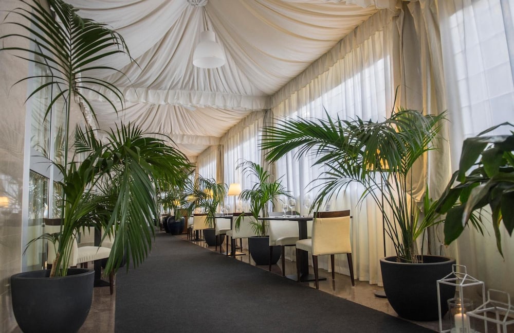 hotel excelsior bari