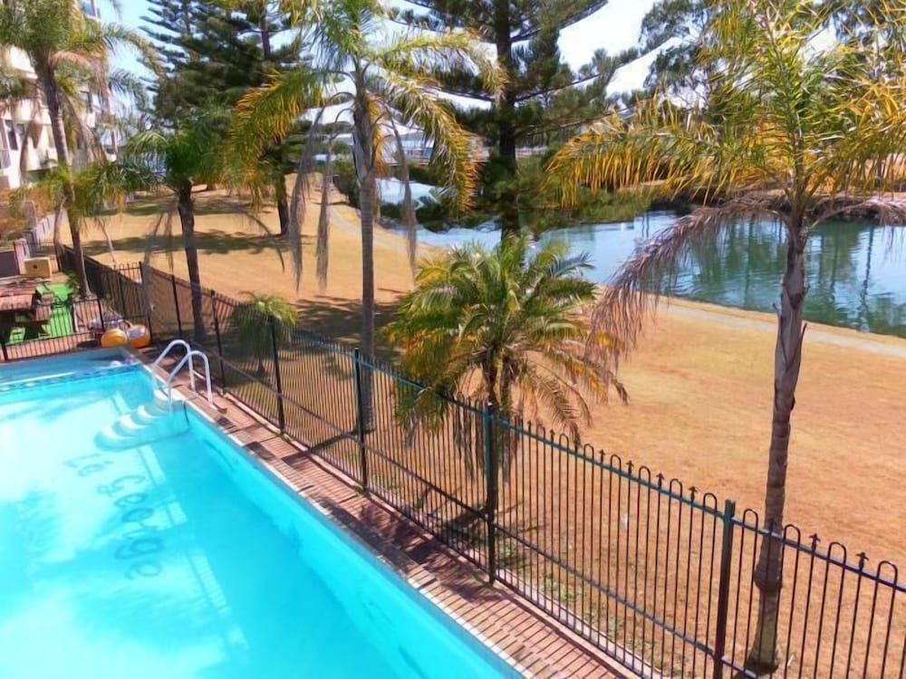 le george motel