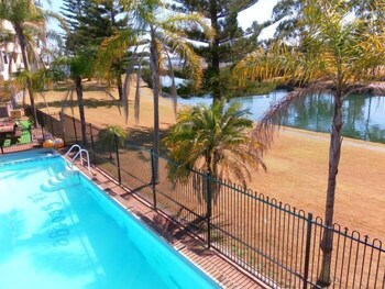 le george motel