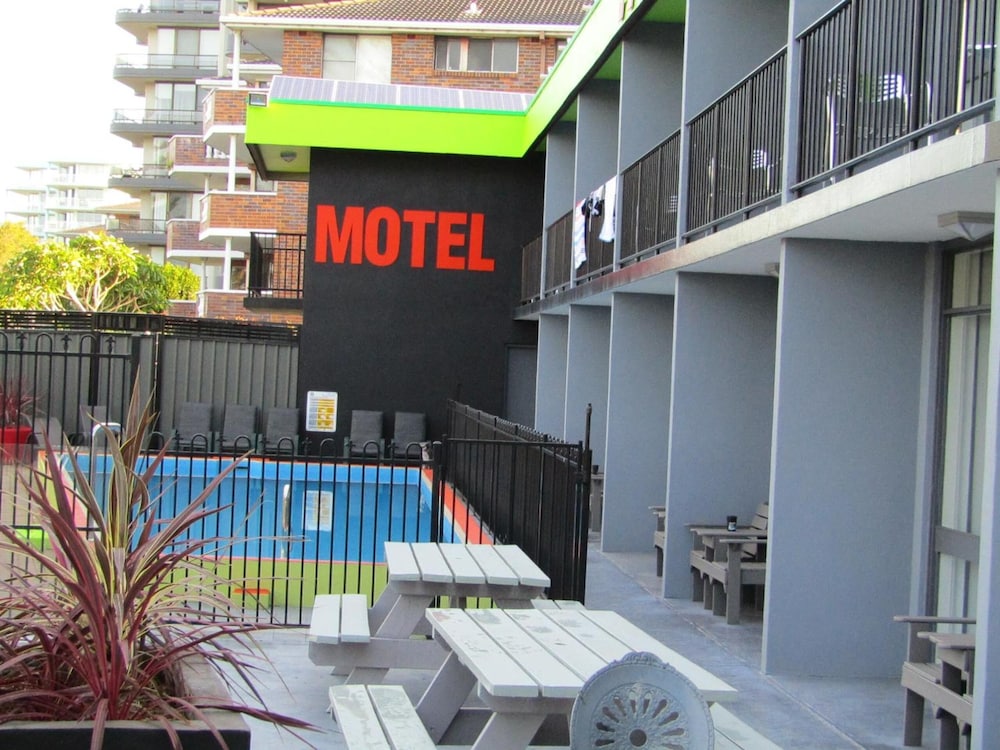 le george motel