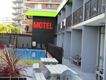 le george motel