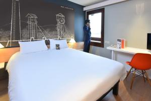 ibis charleroi airport brussels south