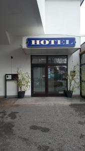 Hotel Sonnenkeller,Neu-Ulm>>Finningen,2 star