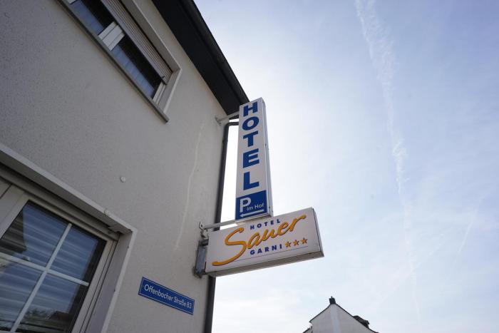 hotel sauer garni