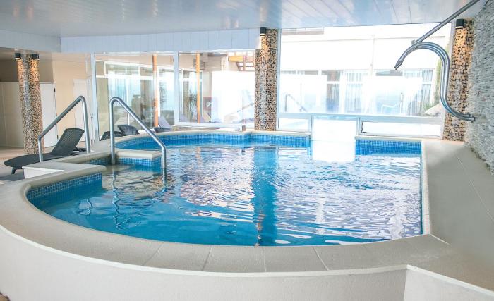 hotel las rocas