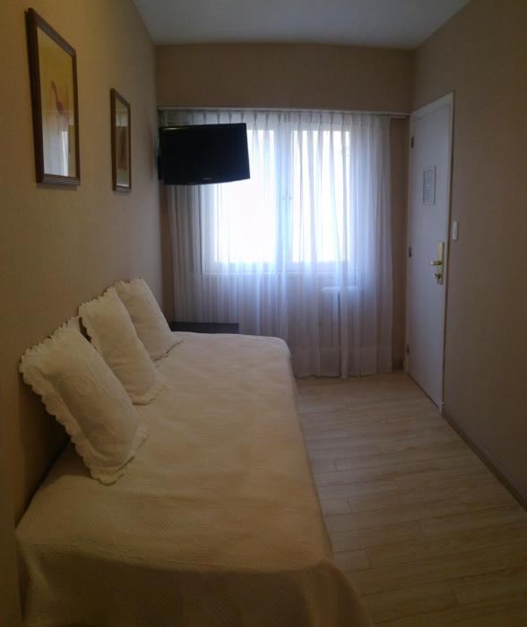 hotel las rocas