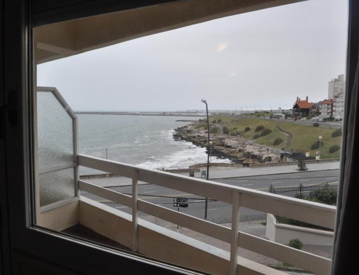 hotel las rocas