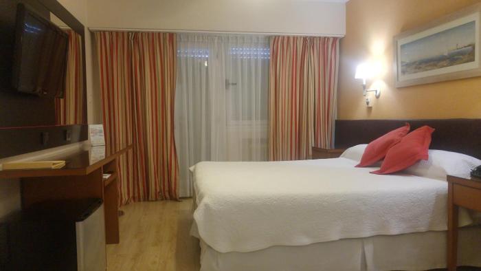 hotel las rocas