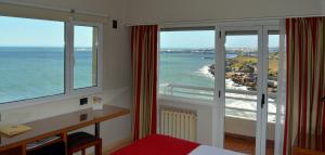 hotel las rocas