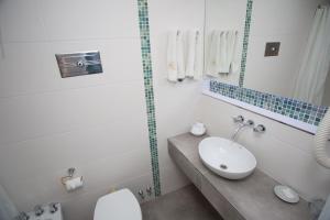 hotel las rocas