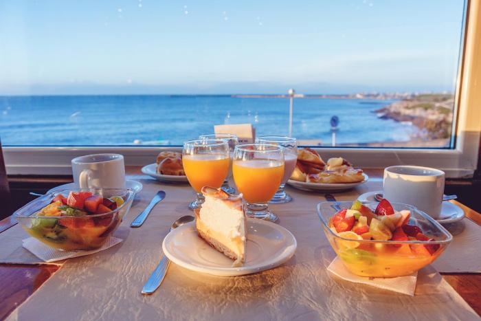 hotel las rocas