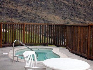 Salmon Rapids Lodge,Near Salmon River Community Church,3 star