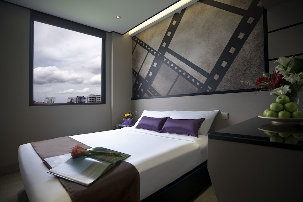 hotel 81 premier hollywood