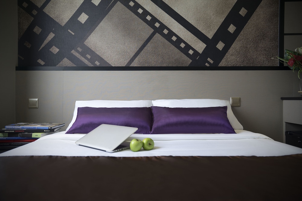 hotel 81 premier hollywood