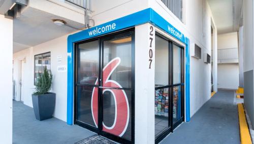 Motel 6 Austin, Tx - Airport - South,Near St. Edward's University,2 star