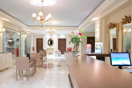 royal nidri hotel and apartments