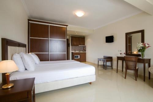 royal nidri hotel and apartments
