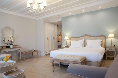 royal nidri hotel and apartments