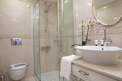 royal nidri hotel and apartments