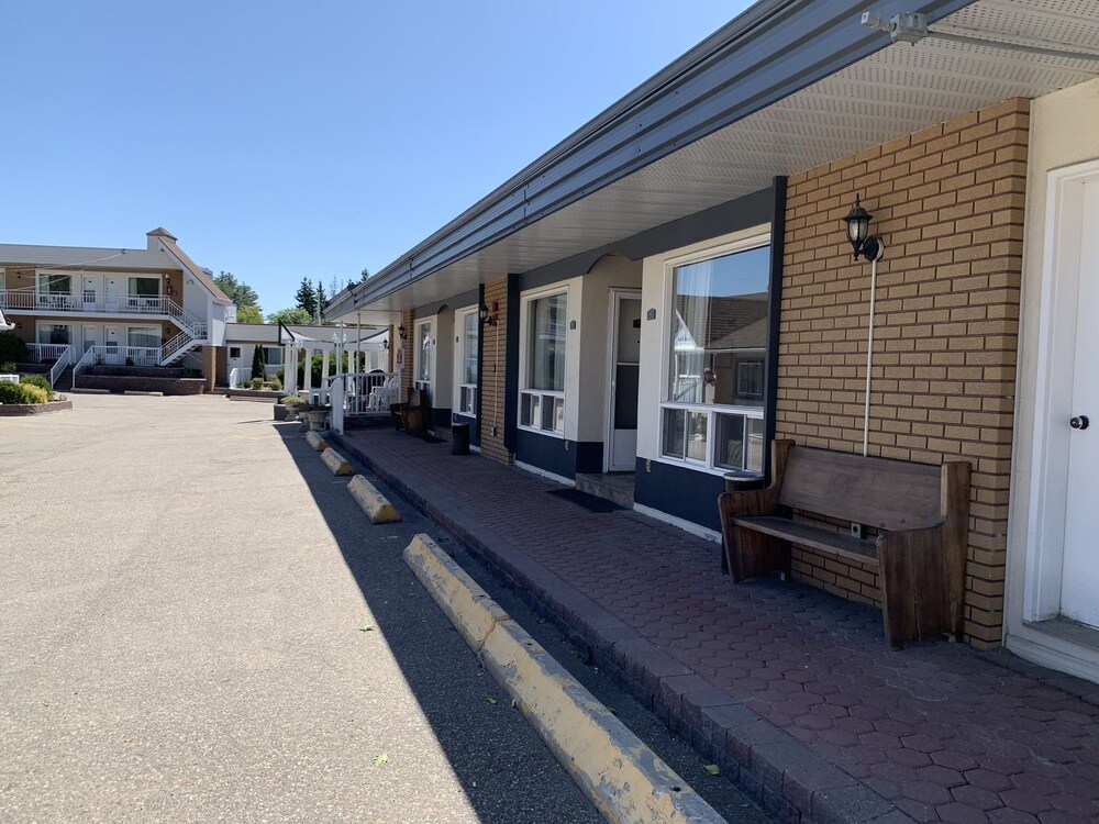 sword motor inn