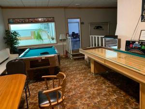 sword motor inn