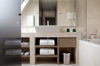 Hotel Etoile Maillot,Neuilly-Sur-Seine>>Arc De Triomphe,4 star