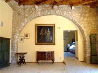 s martin hotel