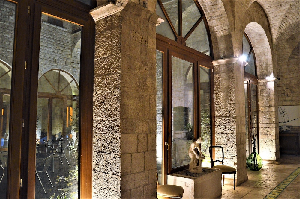 s martin hotel
