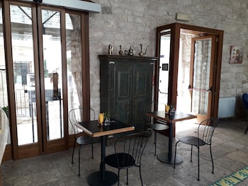 s martin hotel
