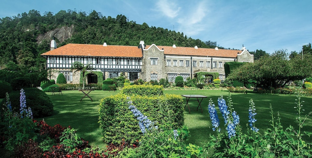The Hill Club,Nuwara Eliya>>Kandy,4 star