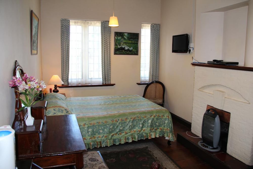 The Hill Club,Nuwara Eliya>>Kandy,4 star