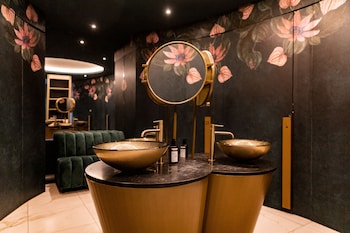 Ambassador City Centre Hotel,North Holland>>Haarlem,4 star