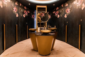 Ambassador City Centre Hotel,North Holland>>Haarlem,4 star