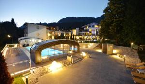 Hartweger's Hotel,,4 star