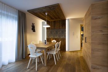 Sepp & Hanni's - Suiten Im Dorf,Neustift Im Stubaital>>Innsbruck,4 star