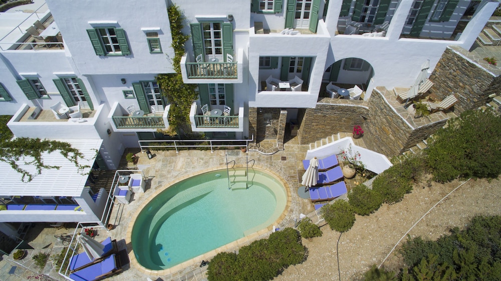 niriedes hotel