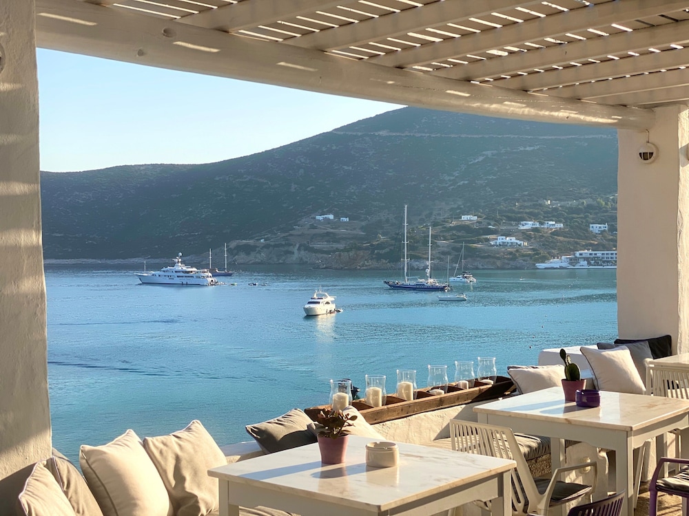 niriedes hotel