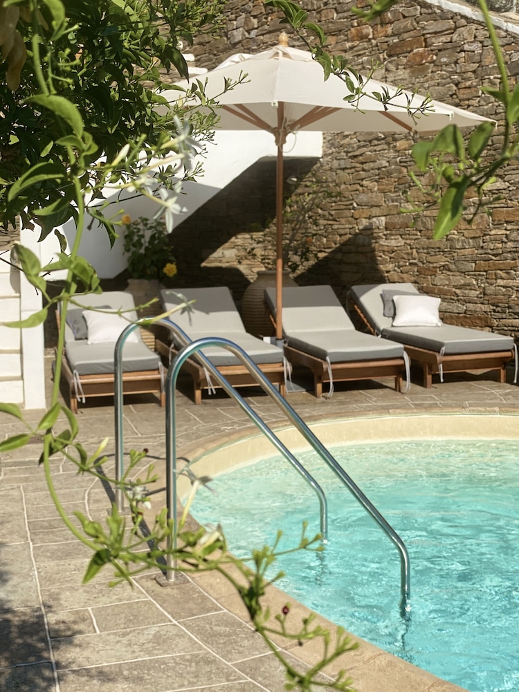 niriedes hotel