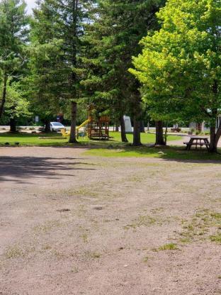 Kouch Chalets,,2 star
