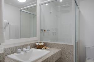 Le Relais La Borie,Near Geriba Beach,5 star