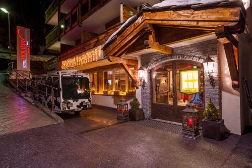 hotel holiday