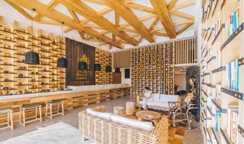 atour hotel international trade city yiwu