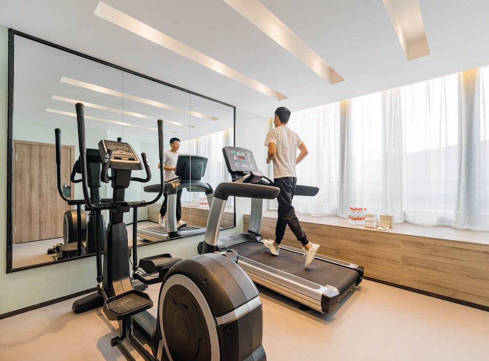 atour hotel international trade city yiwu