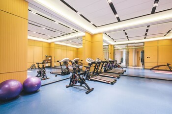atour hotel international trade city yiwu