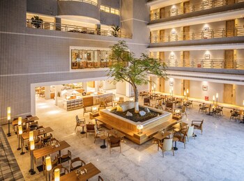 atour hotel international trade city yiwu