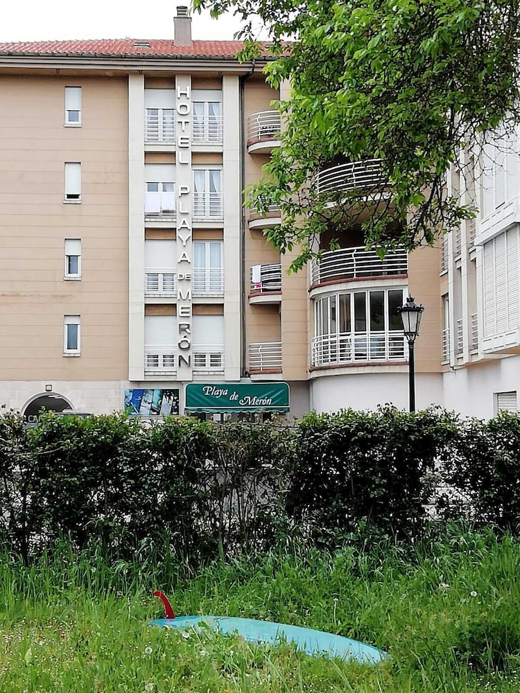 hotel playa de meron