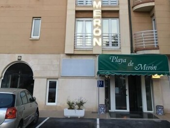 hotel playa de meron