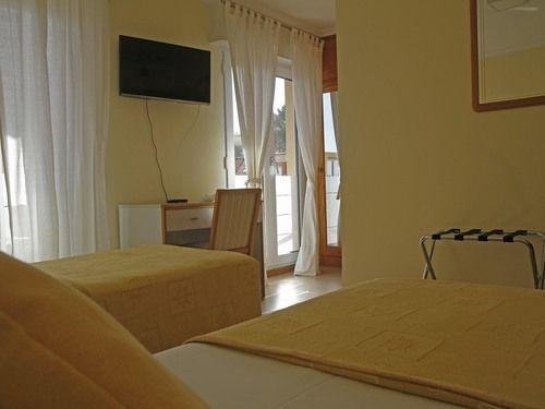 hotel playa de meron